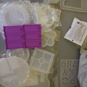 Mystery Mold, 2 Mica Powders, 2 Glitters